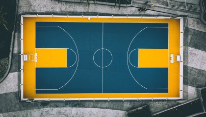开云入口-跨时空错乱？足篮坛现诡异备战，布莱顿集结欧联，巴黎备战德甲，灰熊转战中超